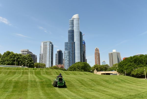 Cost of Corporate Lawn Mowing in Elmhurst